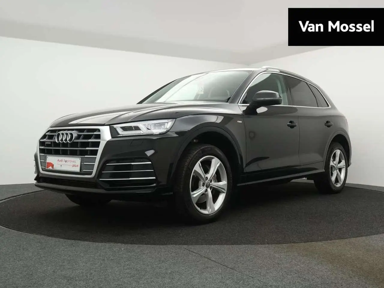 Photo 1 : Audi Q5 2019 Petrol