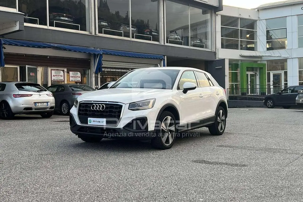 Photo 1 : Audi Q2 2023 Petrol