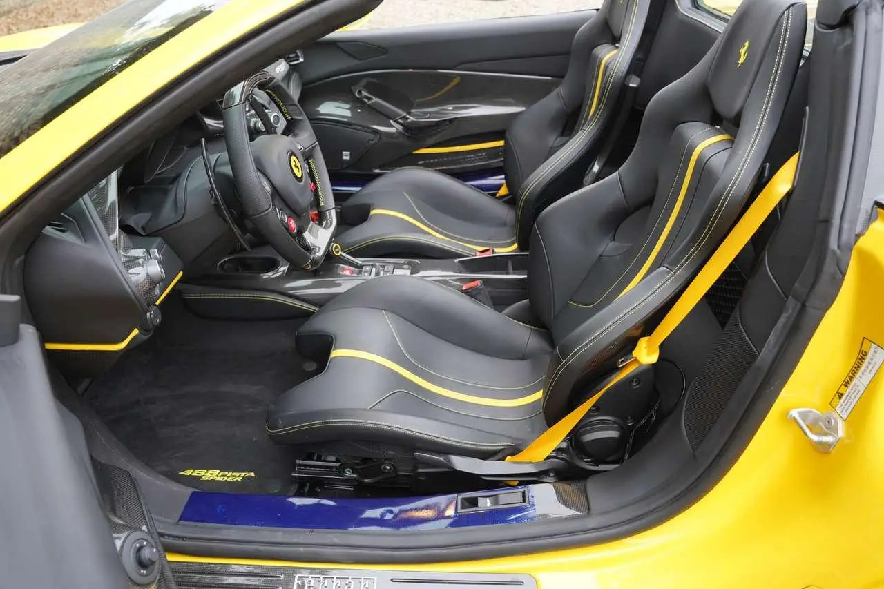 Photo 1 : Ferrari 488 2021 Petrol