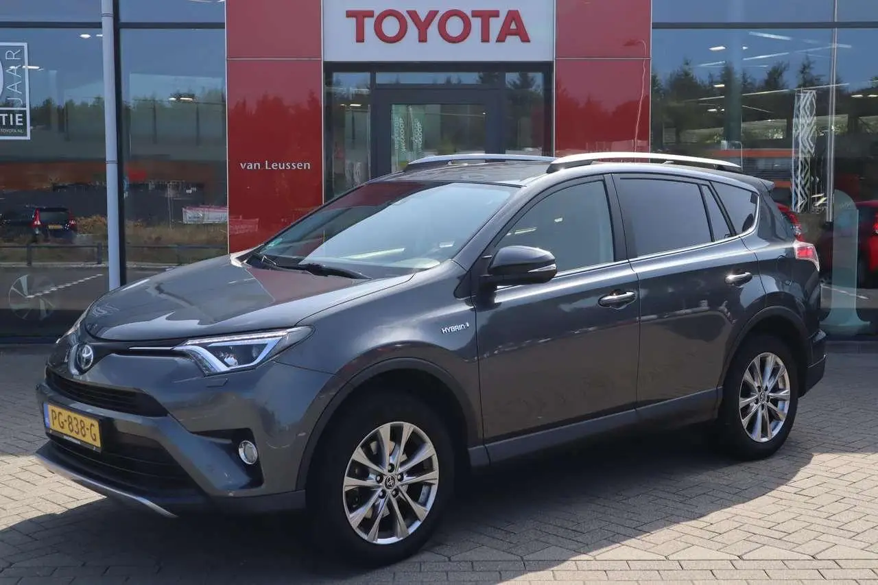 Photo 1 : Toyota Rav4 2017 Hybride