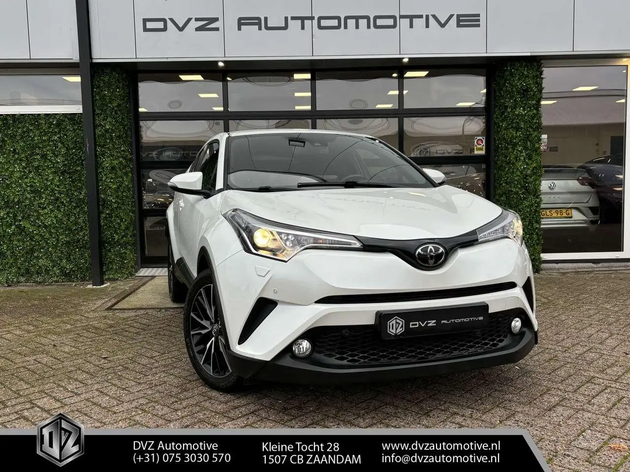 Photo 1 : Toyota C-hr 2018 Petrol