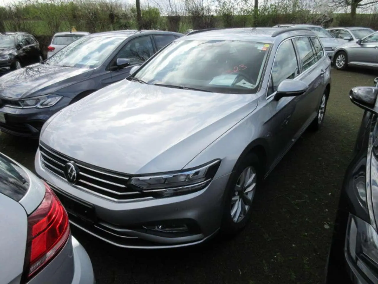 Photo 1 : Volkswagen Passat 2021 Petrol