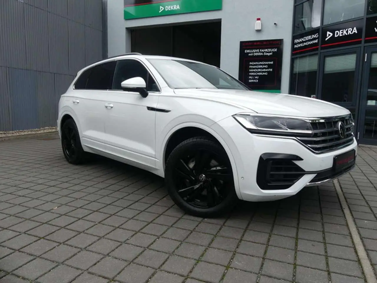 Photo 1 : Volkswagen Touareg 2022 Essence