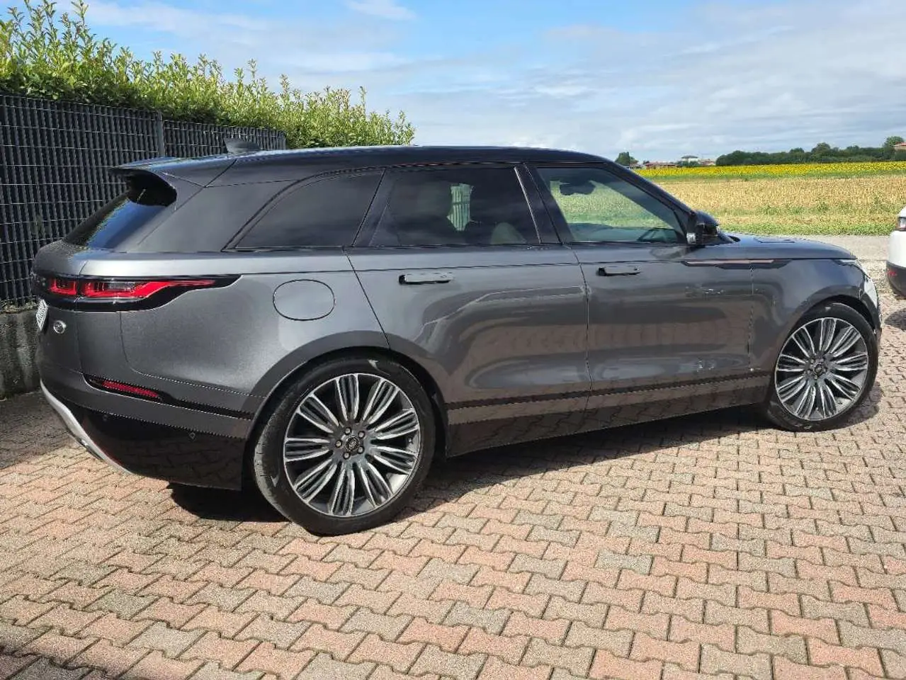 Photo 1 : Land Rover Range Rover Velar 2018 Diesel