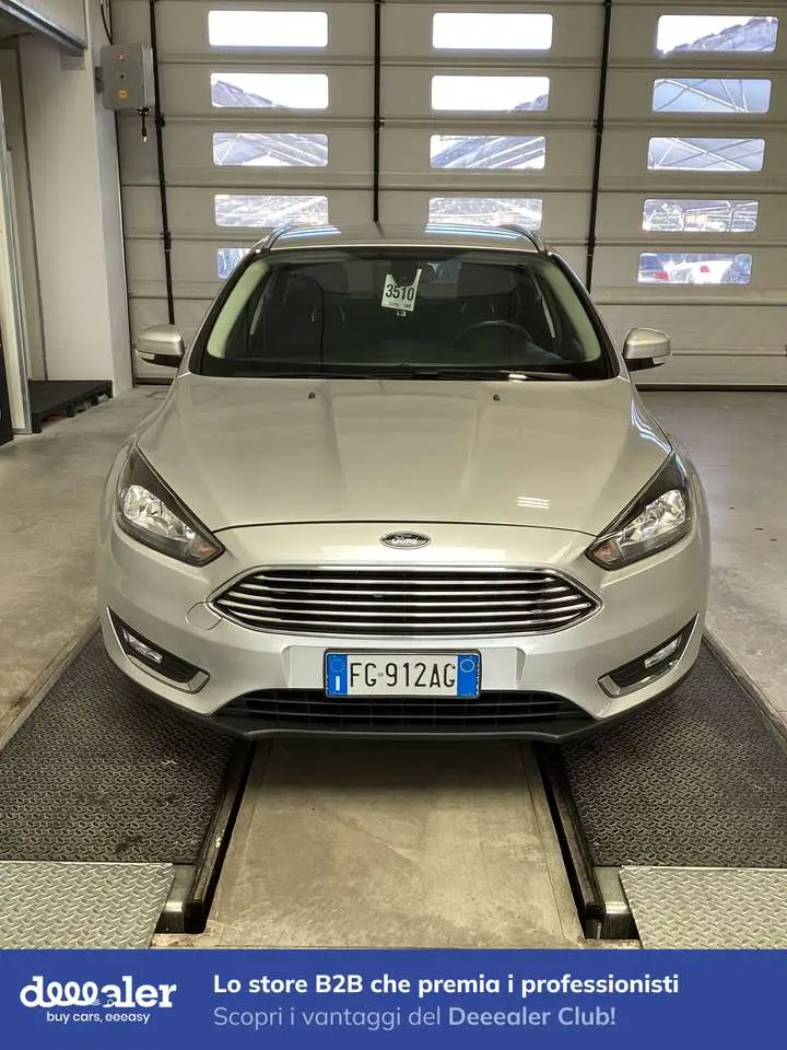 Photo 1 : Ford Focus 2016 LPG