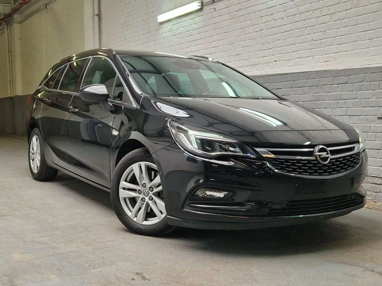 Photo 1 : Opel Astra 2019 Diesel