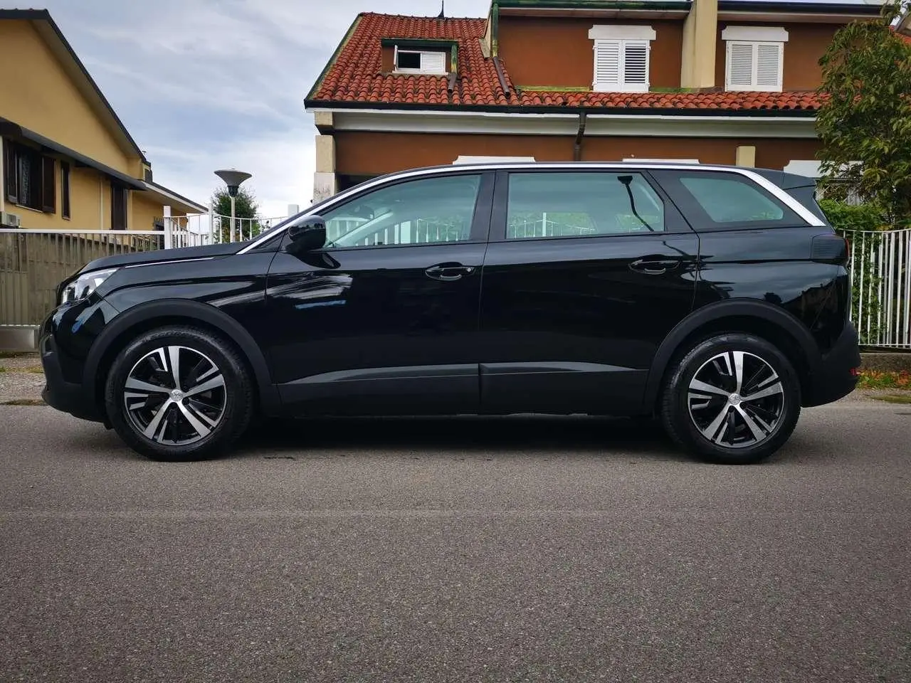 Photo 1 : Peugeot 5008 2020 Diesel