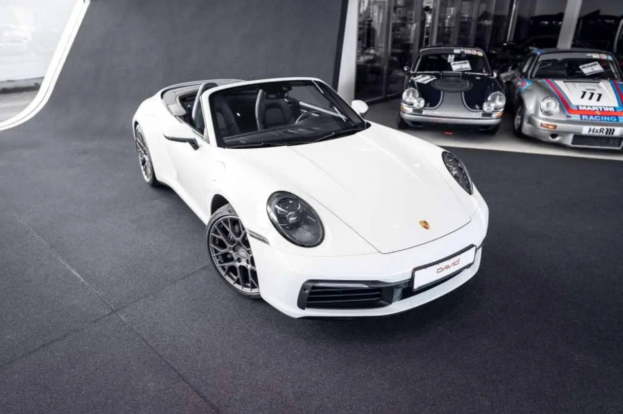 Photo 1 : Porsche 992 2020 Essence