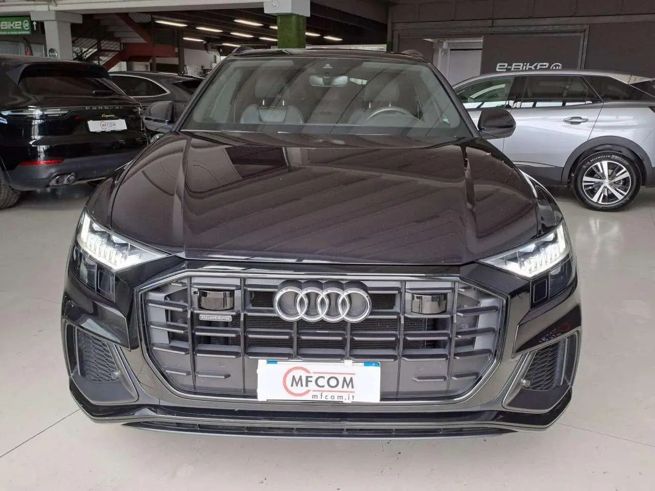 Photo 1 : Audi Q8 2019 Hybrid