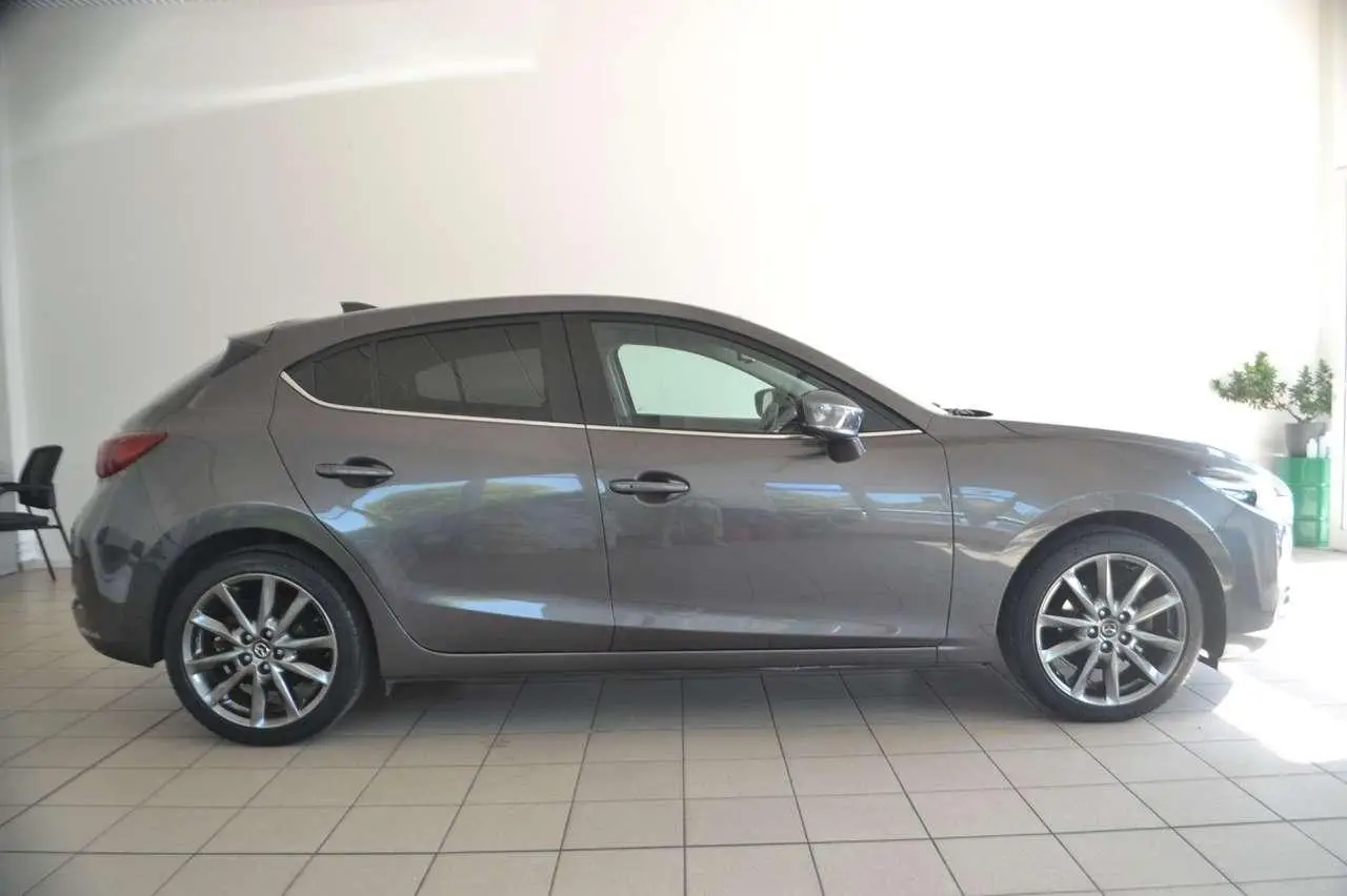 Photo 1 : Mazda 3 2018 Essence