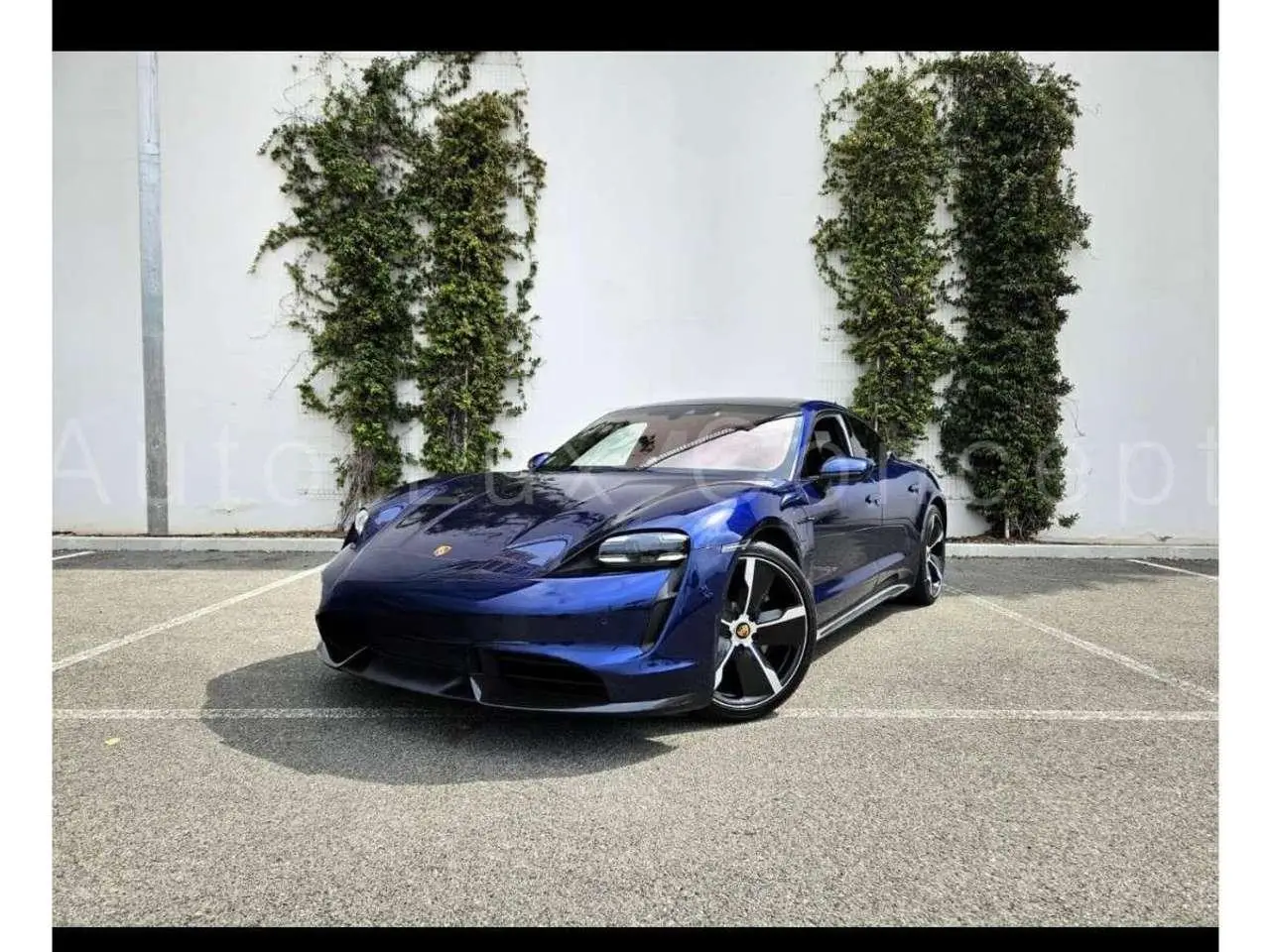 Photo 1 : Porsche Taycan 2020 Electric