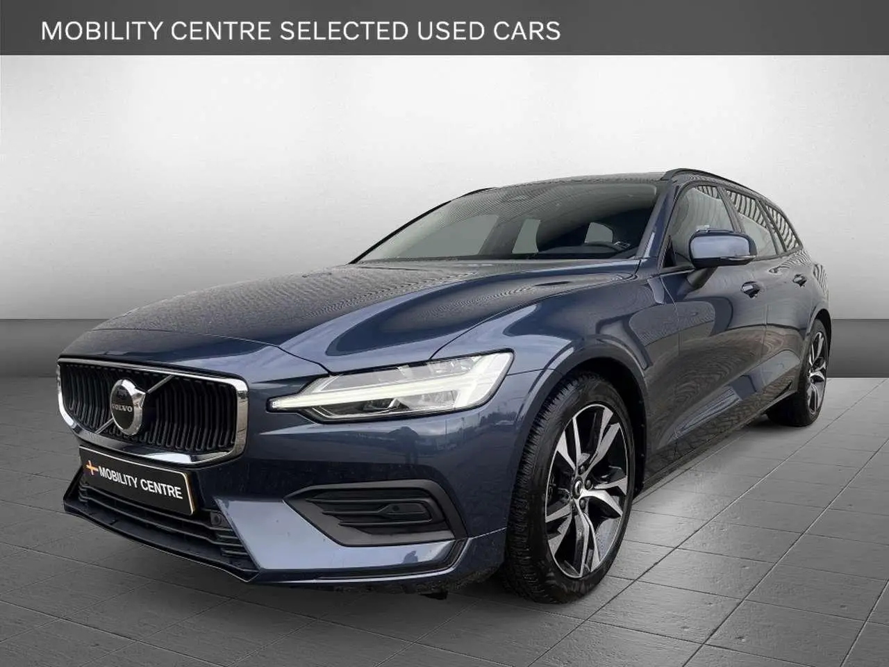 Photo 1 : Volvo V60 2024 Petrol