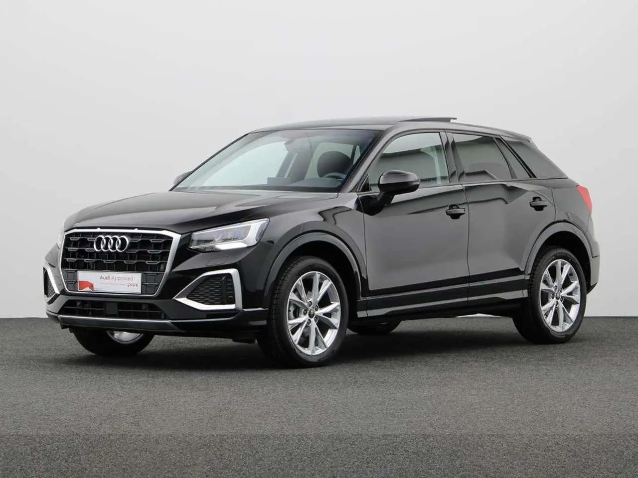 Photo 1 : Audi Q2 2024 Petrol