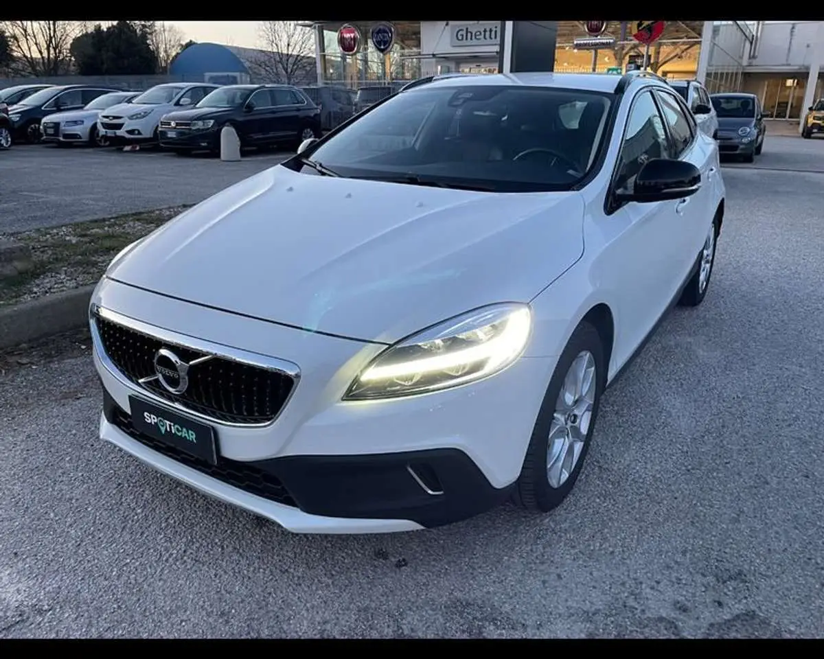 Photo 1 : Volvo V40 2017 Diesel