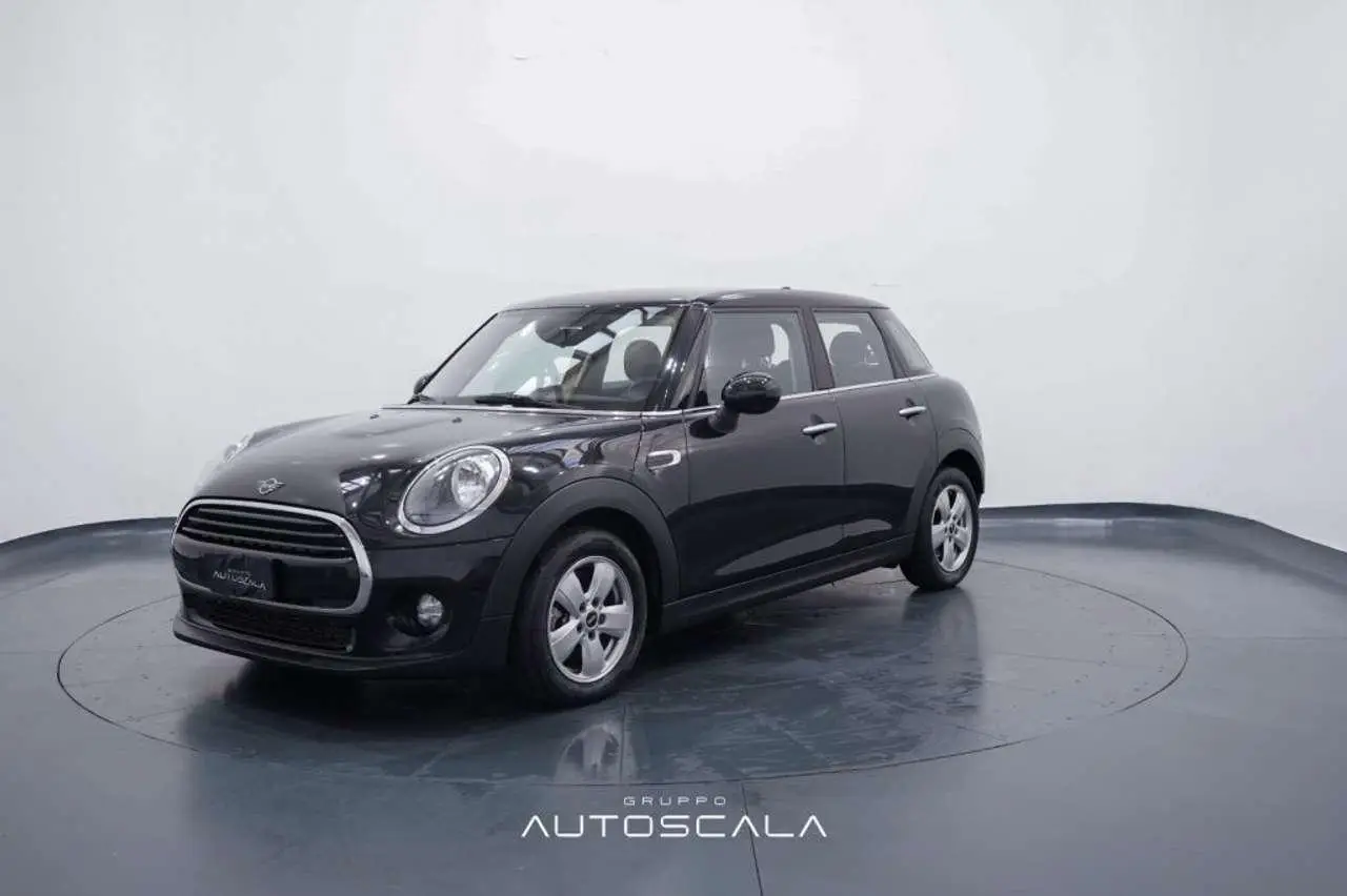 Photo 1 : Mini Cooper 2018 Petrol