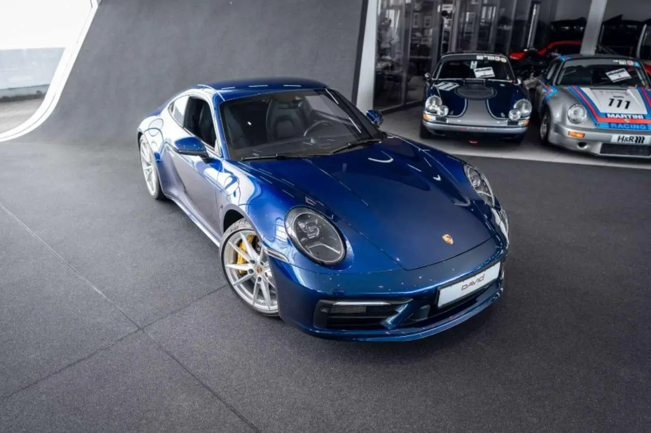 Photo 1 : Porsche 992 2020 Essence