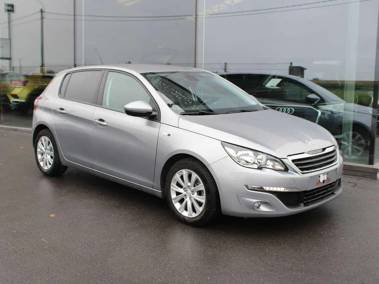 Photo 1 : Peugeot 308 2016 Petrol