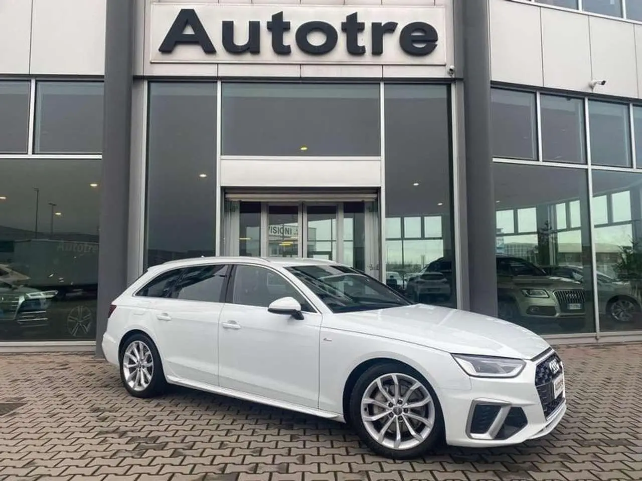 Photo 1 : Audi A4 2019 Diesel