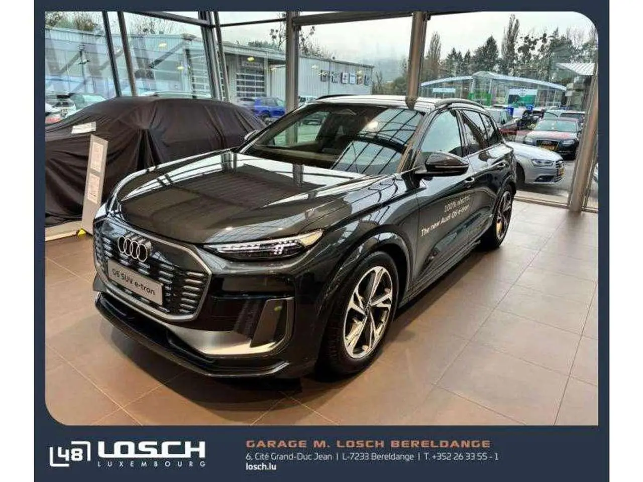 Photo 1 : Audi E-tron 2024 Électrique