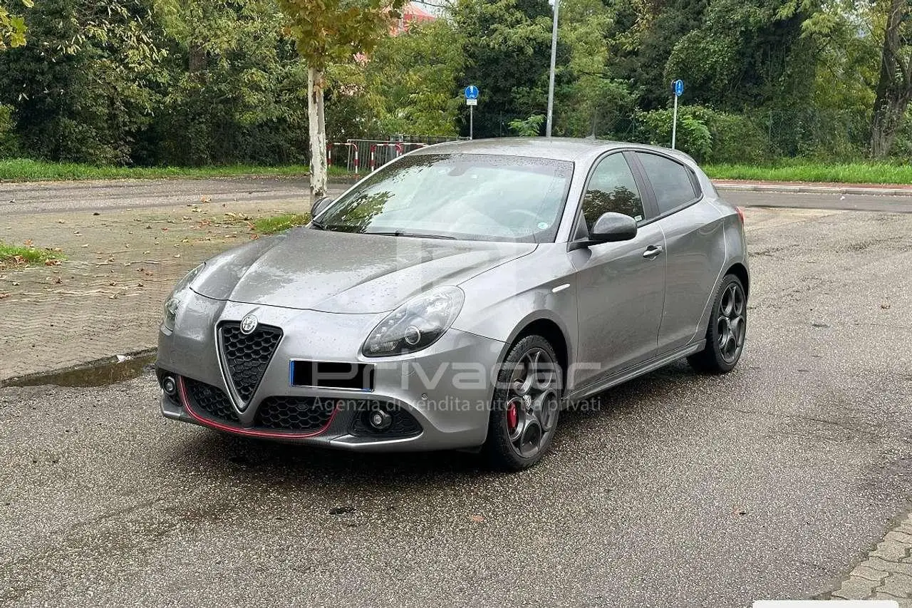 Photo 1 : Alfa Romeo Giulietta 2018 Petrol