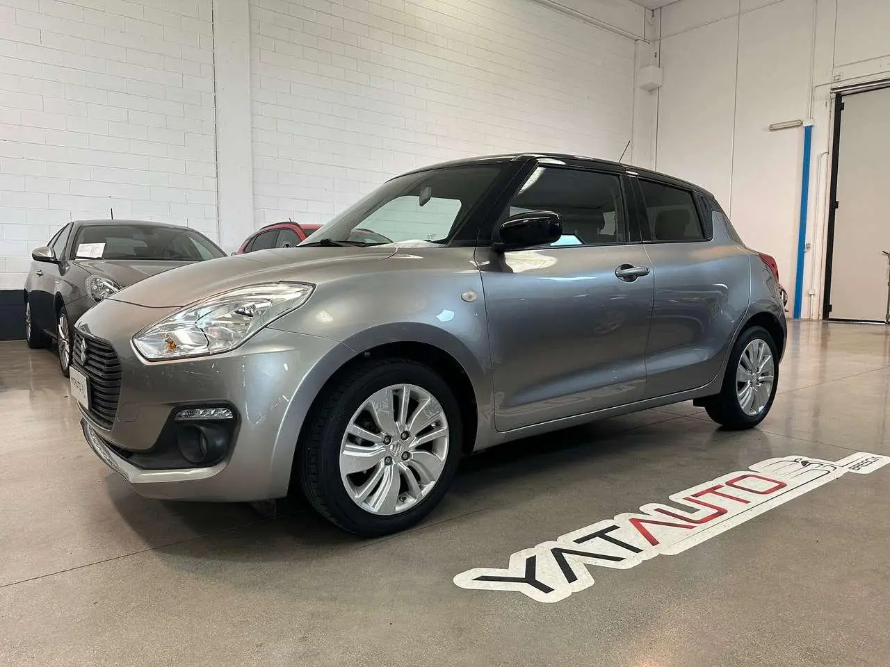 Photo 1 : Suzuki Swift 2018 Petrol