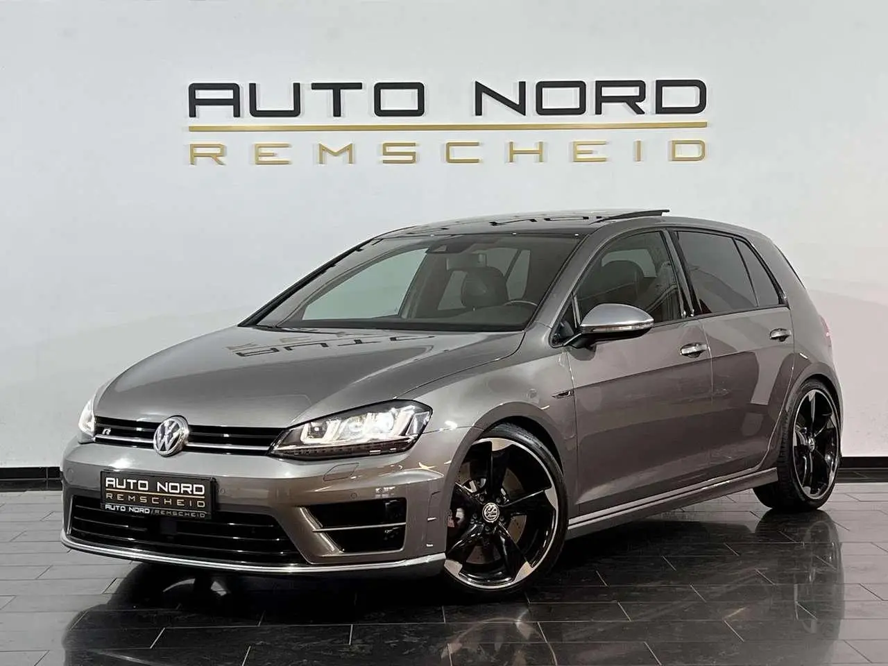 Photo 1 : Volkswagen Golf 2015 Petrol