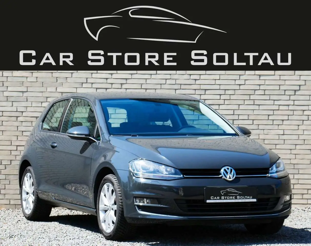 Photo 1 : Volkswagen Golf 2017 Petrol