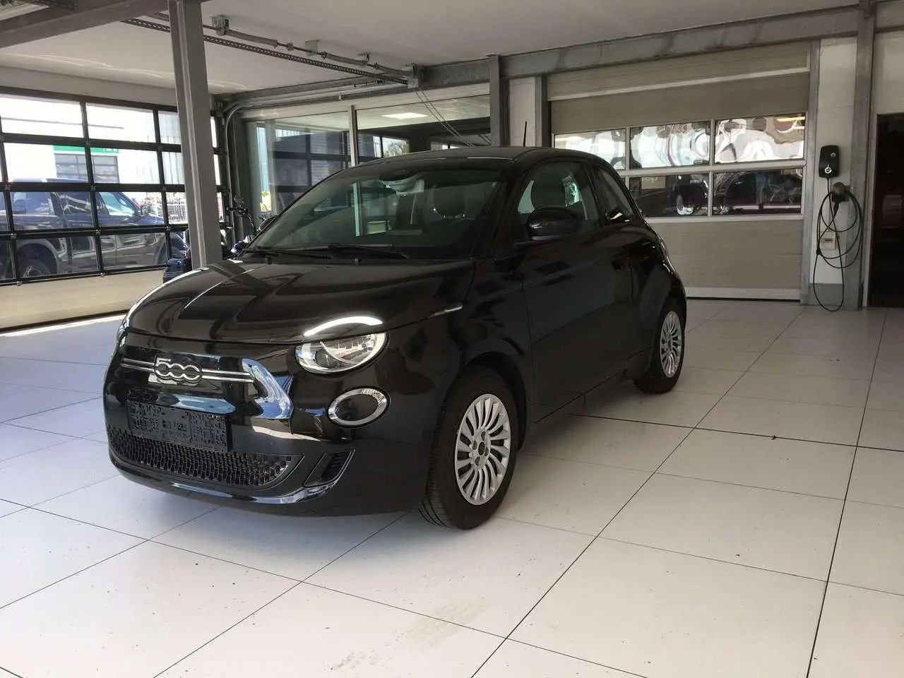 Photo 1 : Fiat 500 2021 Électrique