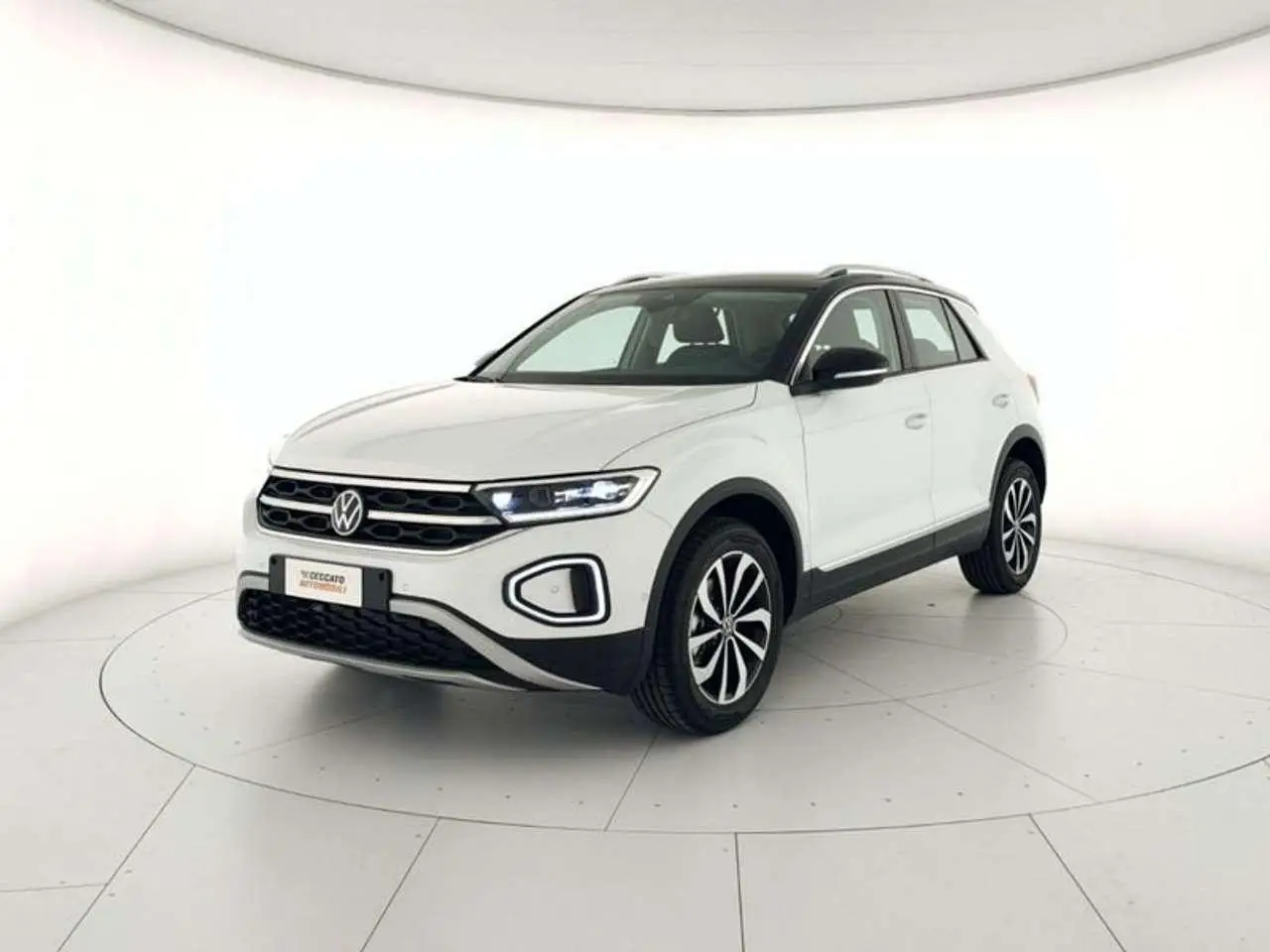 Photo 1 : Volkswagen T-roc 2024 Essence