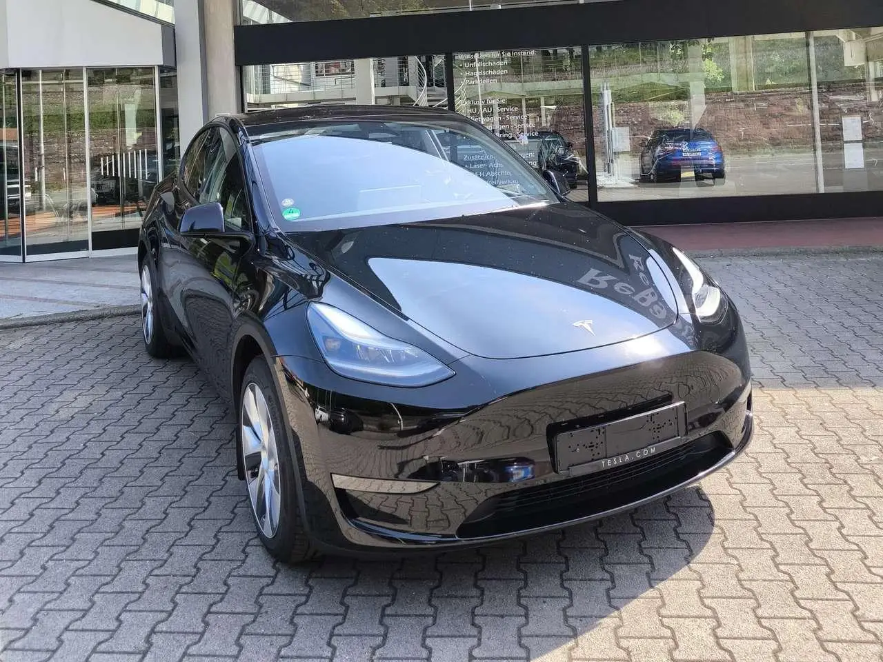 Photo 1 : Tesla Model Y 2023 Électrique