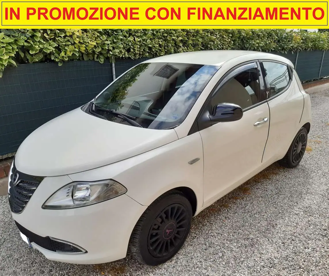 Photo 1 : Lancia Ypsilon 2015 LPG