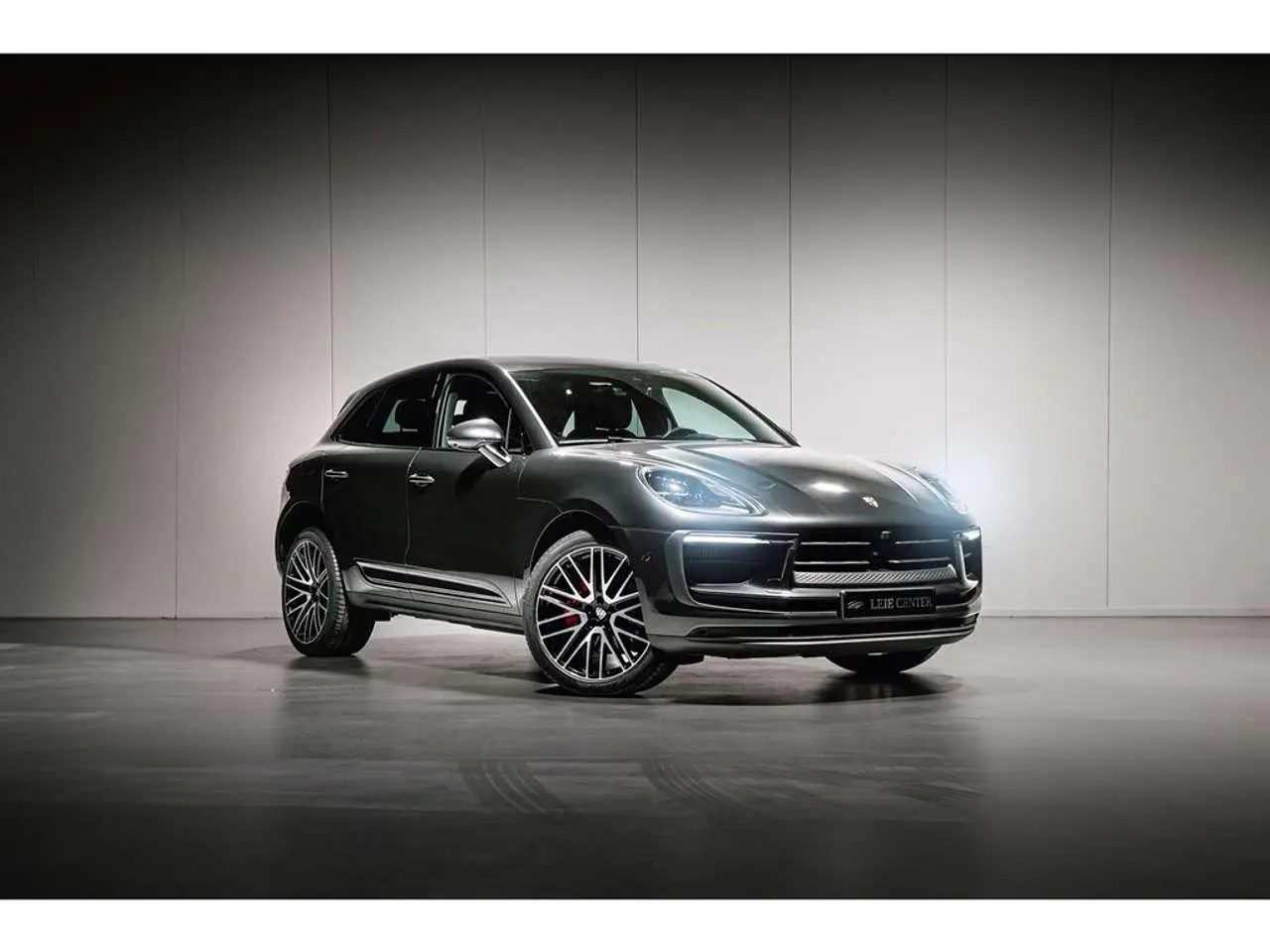 Photo 1 : Porsche Macan 2023 Essence