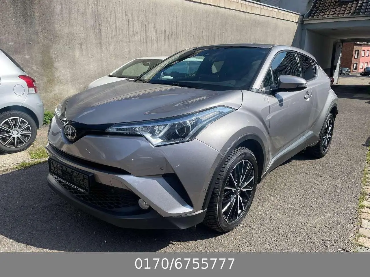 Photo 1 : Toyota C-hr 2017 Petrol