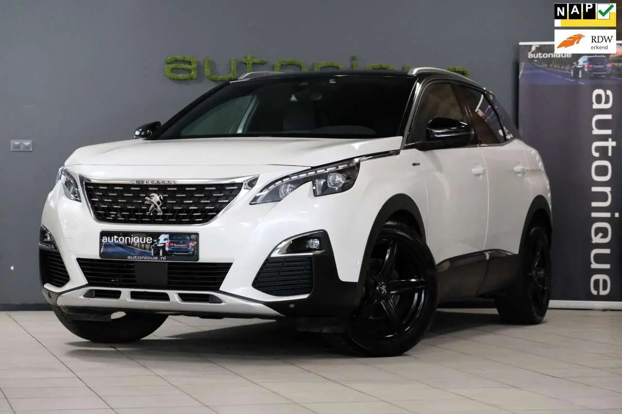 Photo 1 : Peugeot 3008 2018 Petrol