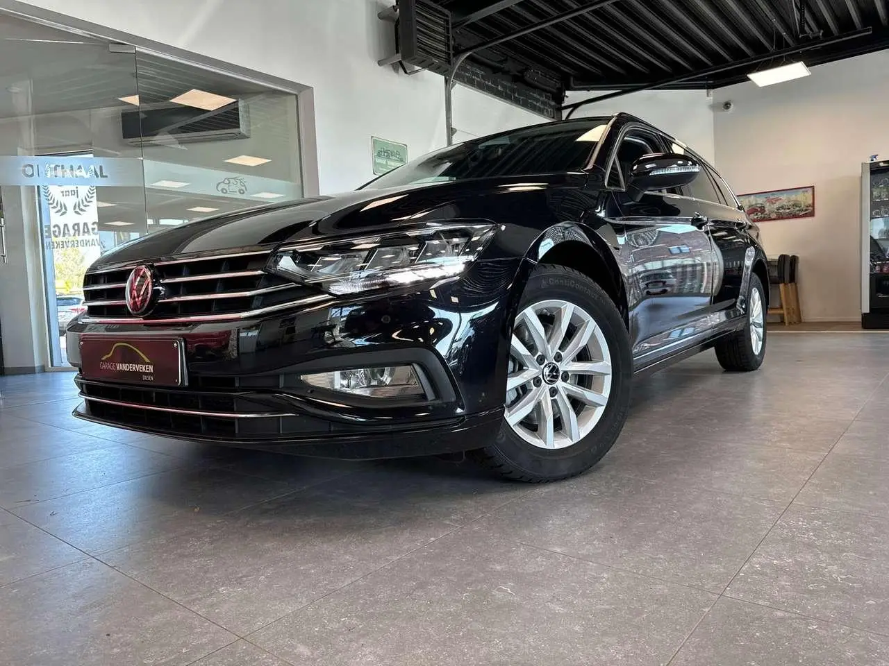 Photo 1 : Volkswagen Passat 2023 Essence