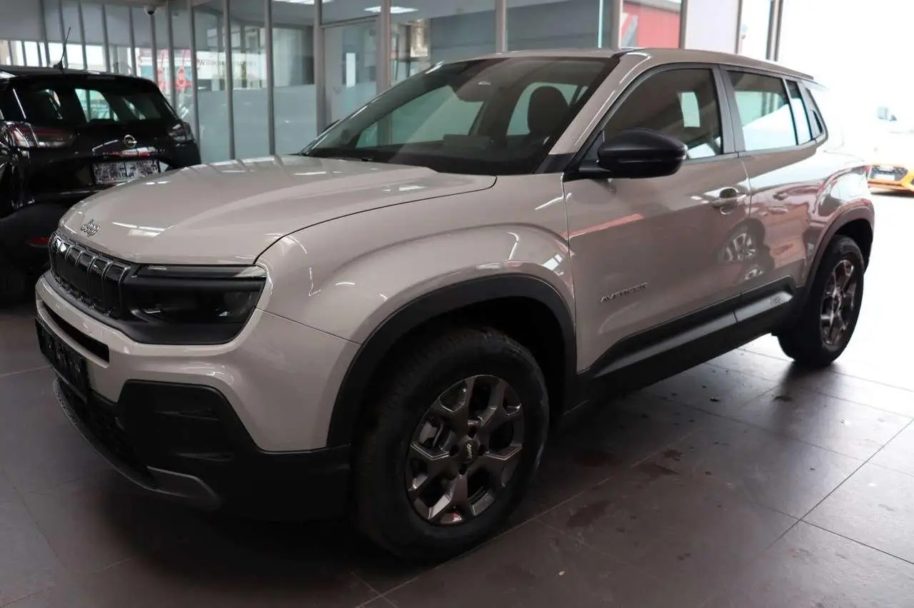 Photo 1 : Jeep Avenger 2024 Petrol