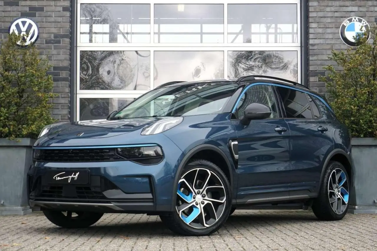 Photo 1 : Lynk & Co 01 2022 Hybrid