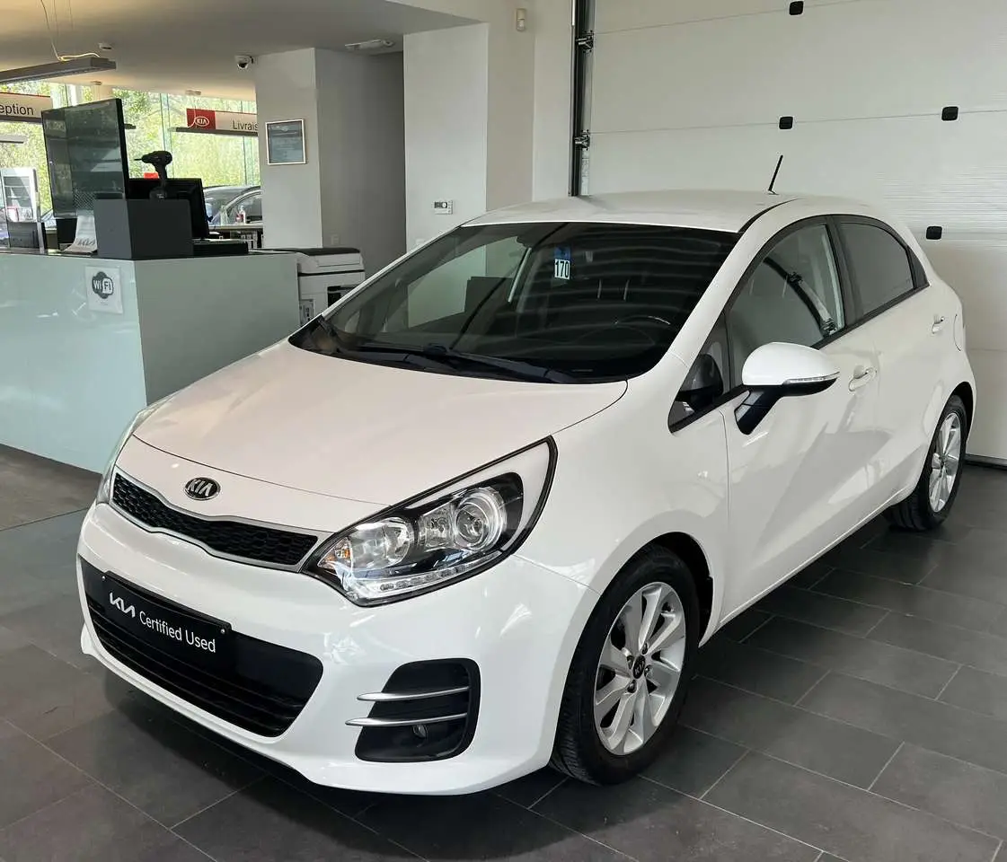 Photo 1 : Kia Rio 2016 Petrol