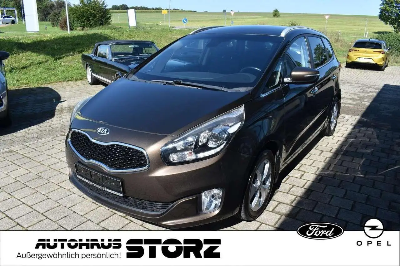 Photo 1 : Kia Carens 2016 Petrol