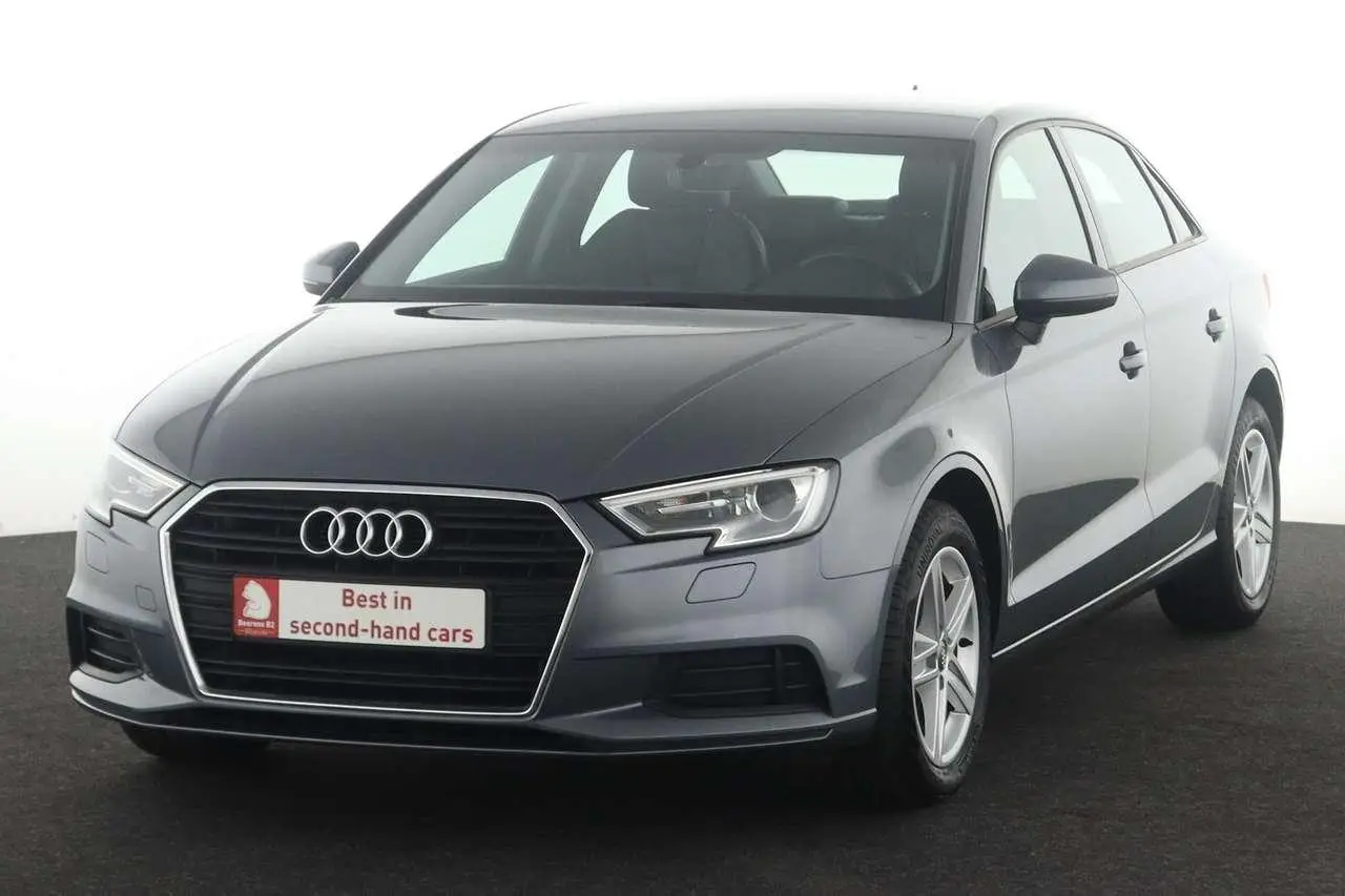 Photo 1 : Audi A3 2018 Petrol