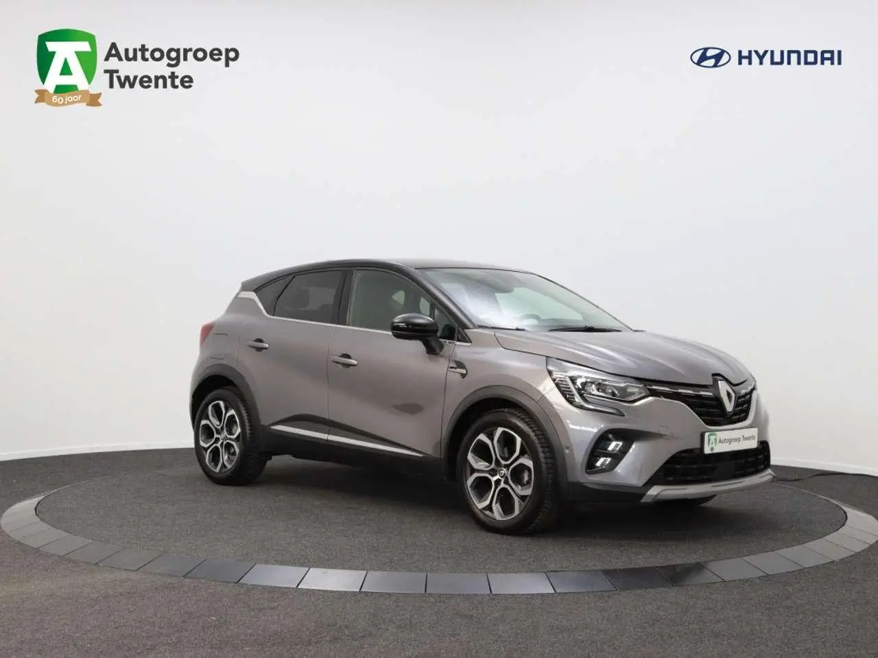 Photo 1 : Renault Captur 2023 Hybrid