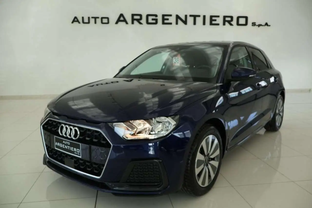 Photo 1 : Audi A1 2023 Essence