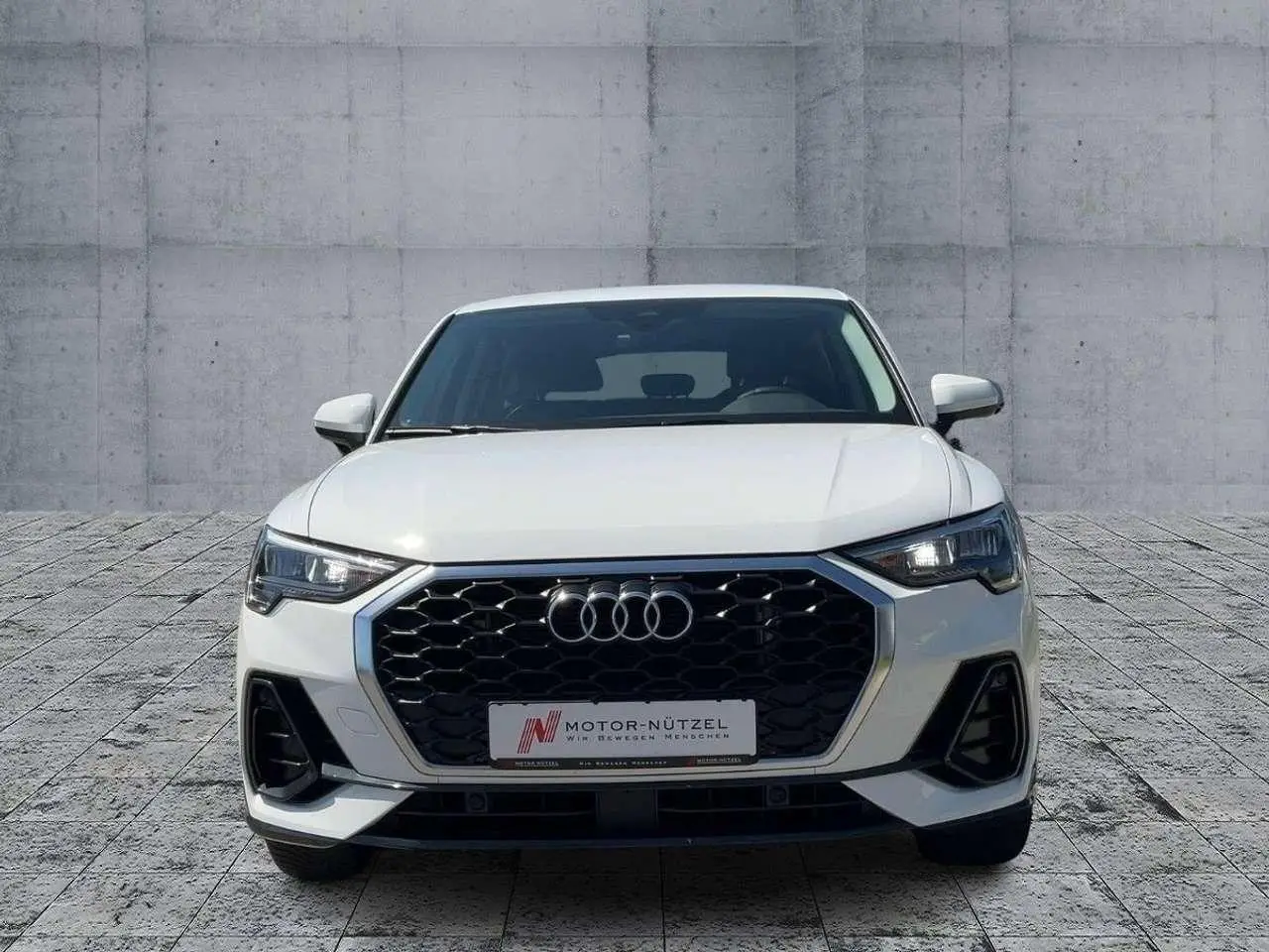 Photo 1 : Audi Q3 2022 Hybrid