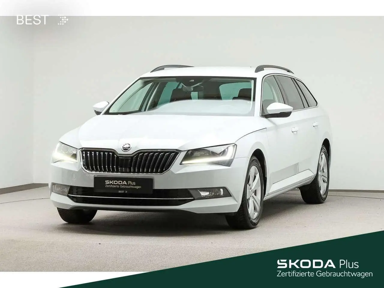 Photo 1 : Skoda Superb 2018 Petrol