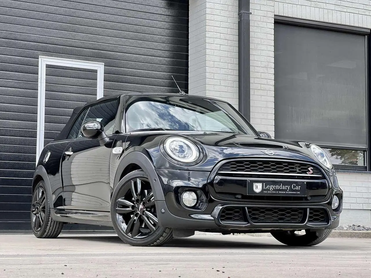 Photo 1 : Mini Cooper 2018 Petrol