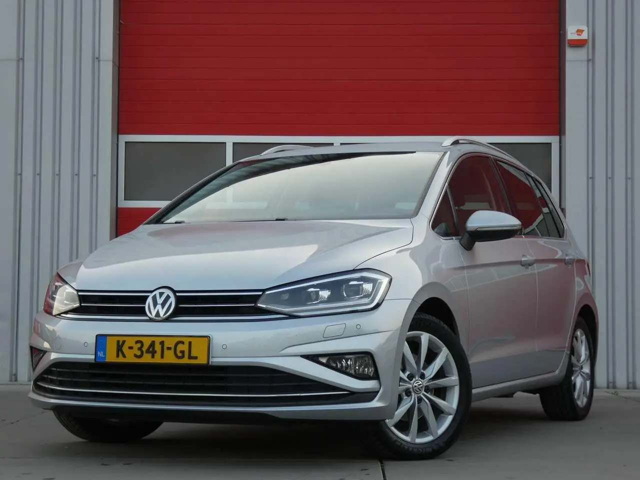 Photo 1 : Volkswagen Golf 2019 Petrol