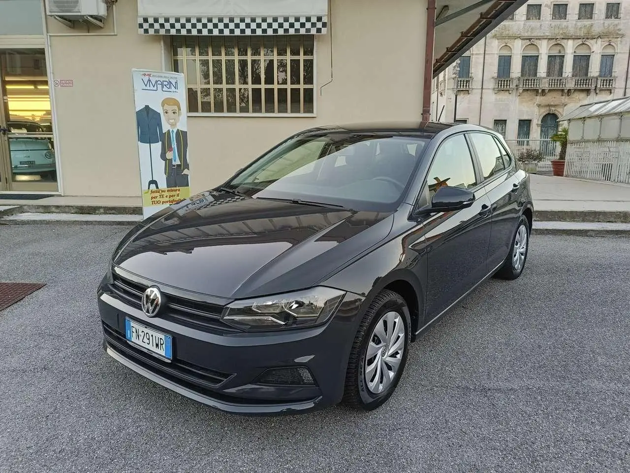 Photo 1 : Volkswagen Polo 2018 Petrol