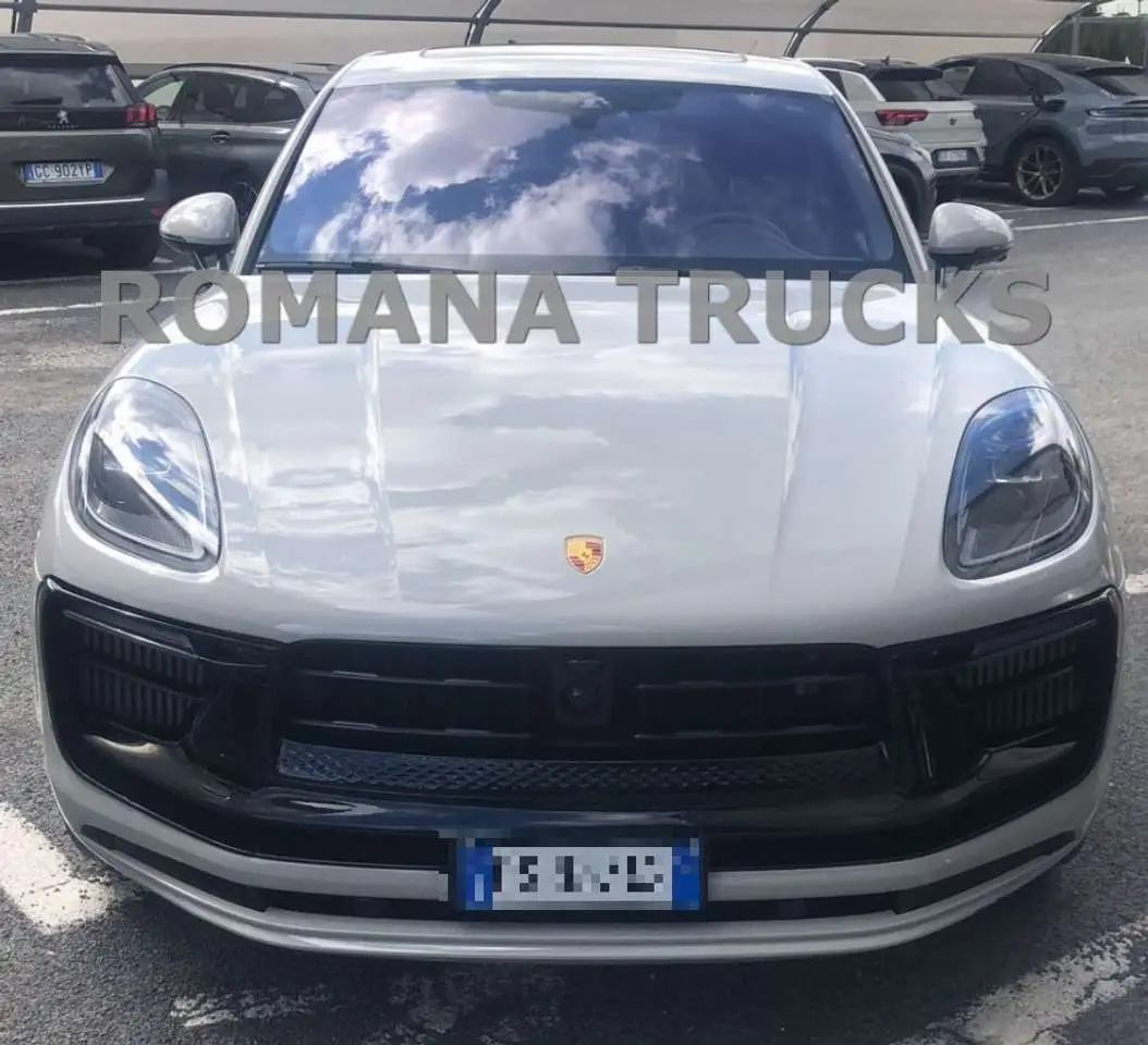 Photo 1 : Porsche Macan 2023 Essence