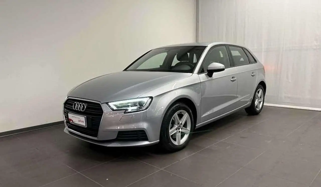 Photo 1 : Audi A3 2018 Diesel