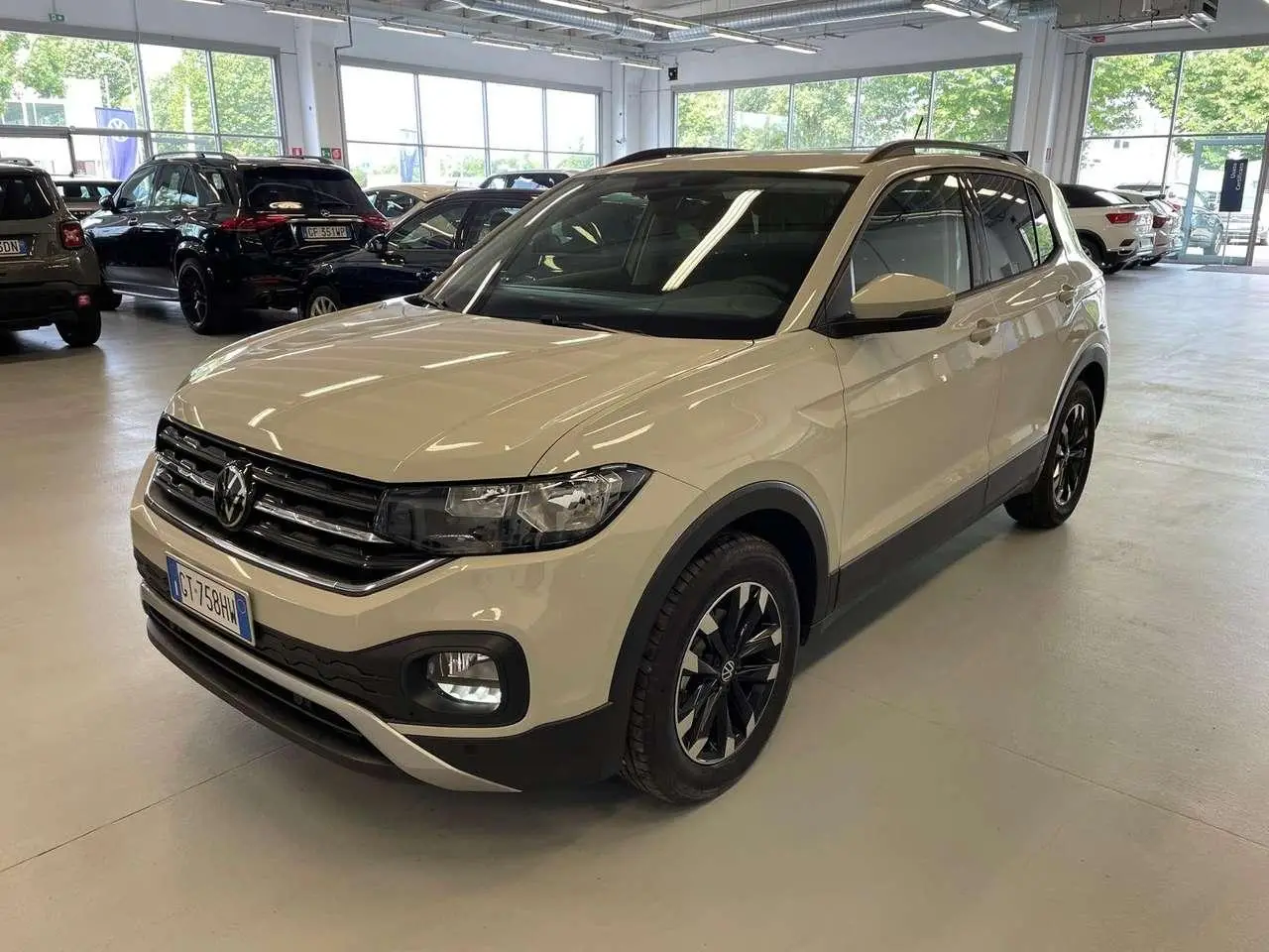 Photo 1 : Volkswagen T-cross 2024 Essence